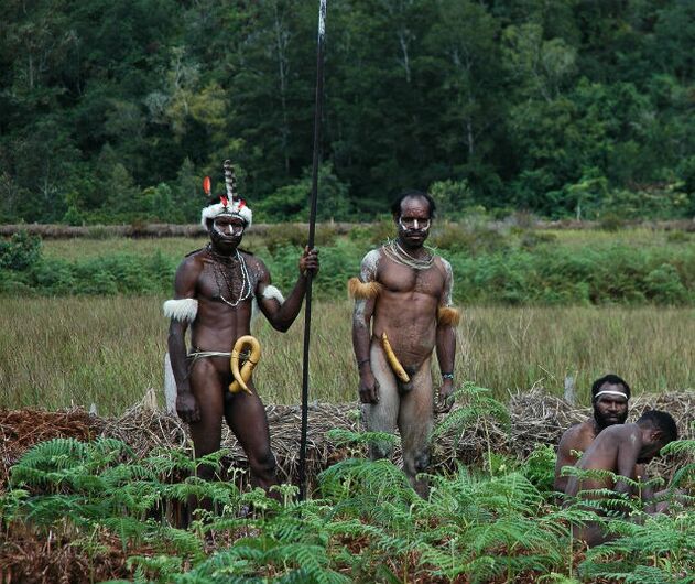 aborigeni con membri allargati